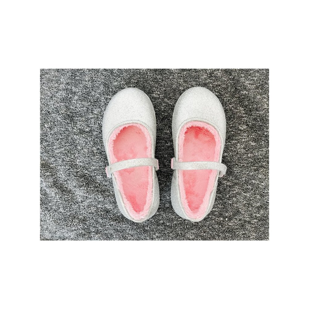 Holiday party shoes! Children's Crocs Girl's Silver MaryJane Flats Size C12